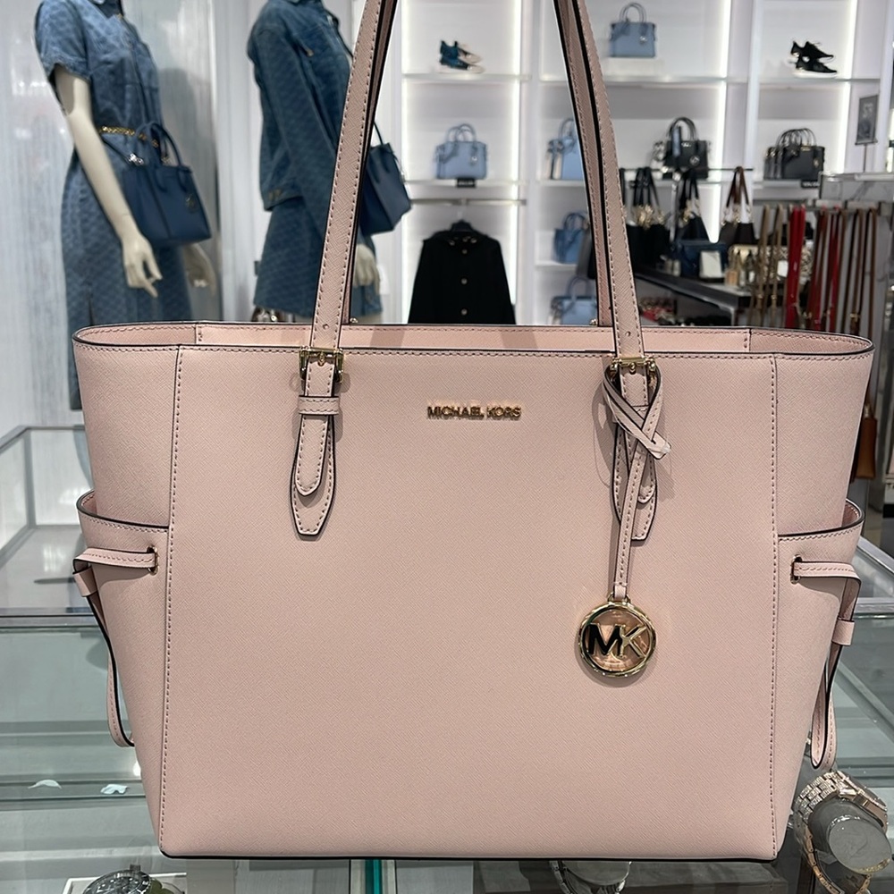 MICHAEL KORS 
Gilly Large Saffiano Leather Tote Shoulder Bag 
Powder Blush 
NWT